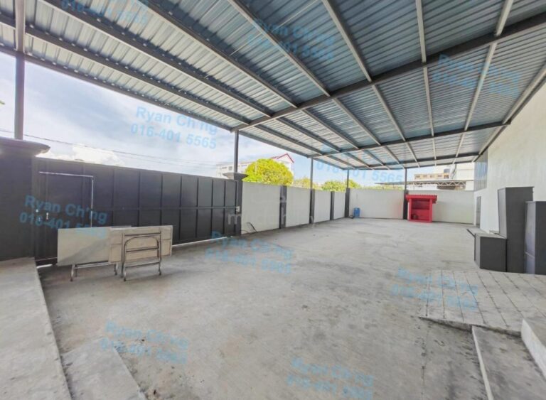 2 Storey Semi-Detached Warehouse For Sale @ Mak Mandin