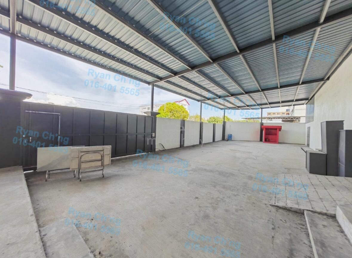 2 Storey Semi-Detached Warehouse For Sale @ Mak Mandin